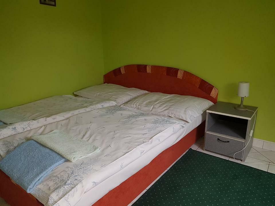 Penzion Kormos Štúrovo Esterno foto