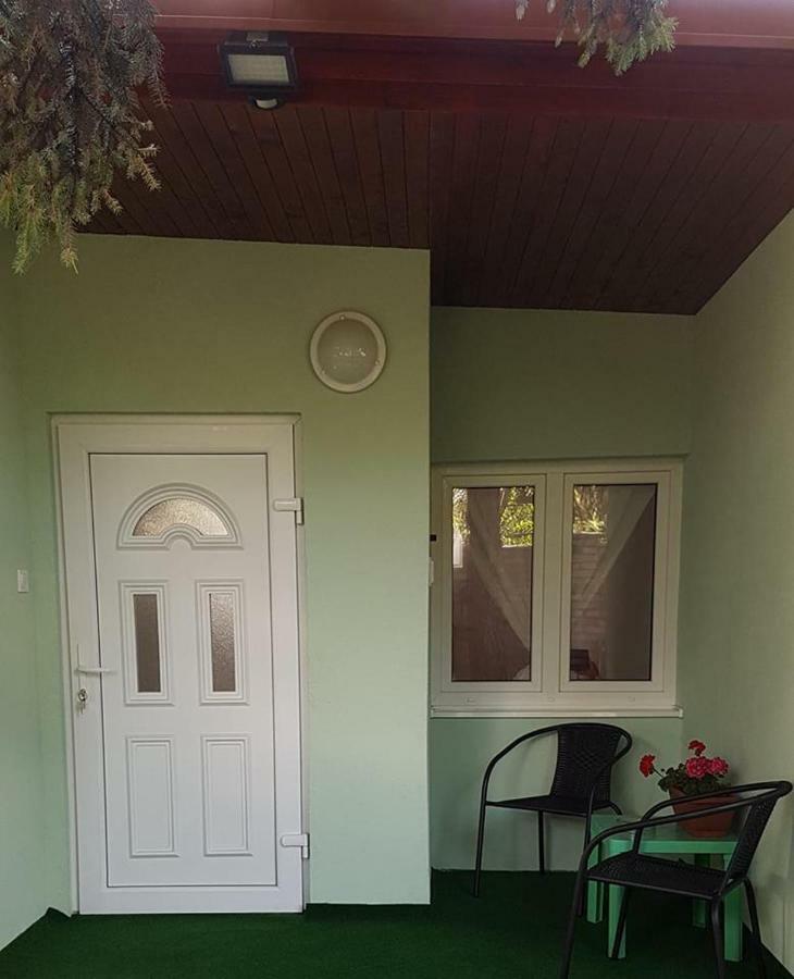 Penzion Kormos Štúrovo Esterno foto